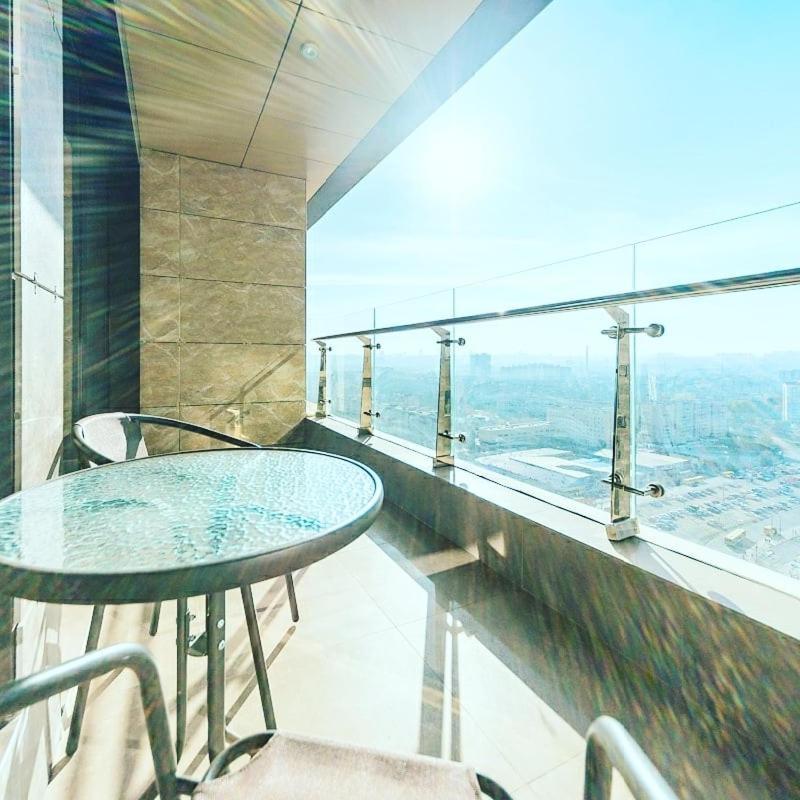 1 Room 60M2 Center Of Obolon Near River Side. With Terrace. 22 Floor Kiev Eksteriør billede