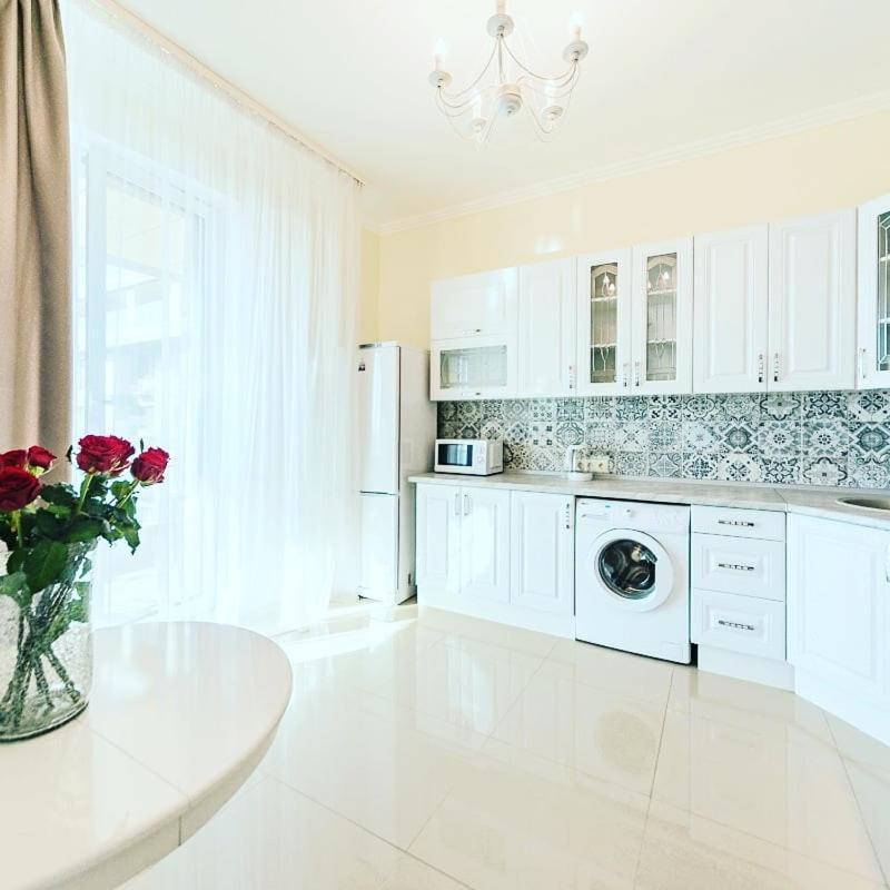 1 Room 60M2 Center Of Obolon Near River Side. With Terrace. 22 Floor Kiev Eksteriør billede